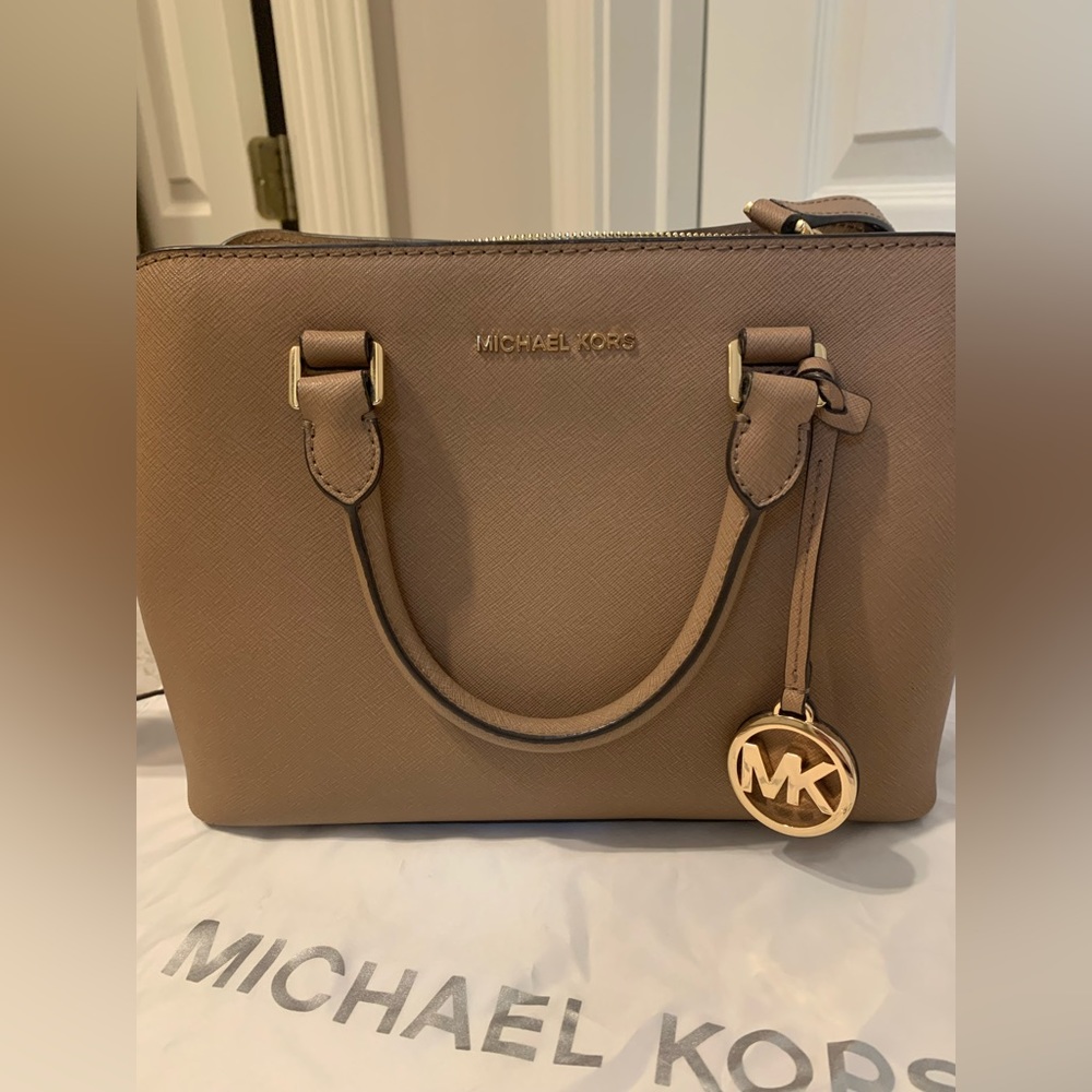 Michael Kors Medium Crossbody Bag Tan Leather - Picture 3 of 8